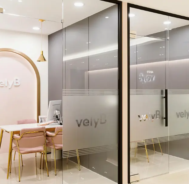VelyB(벨리비) 피부과 중 어느 지점이 가장 좋을까요? 명동점, 홍대점, 강남점의 위치, 가격, 서비스를 종합적으로 비교해 보겠습니다.