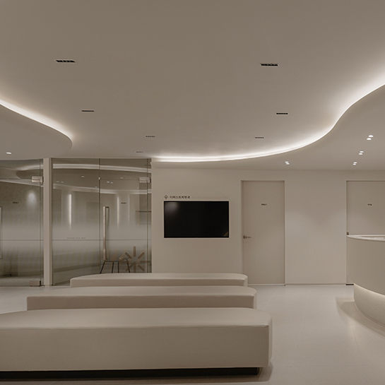 Interior Overview of The First Clinic, Busan DermaFest Dermatology