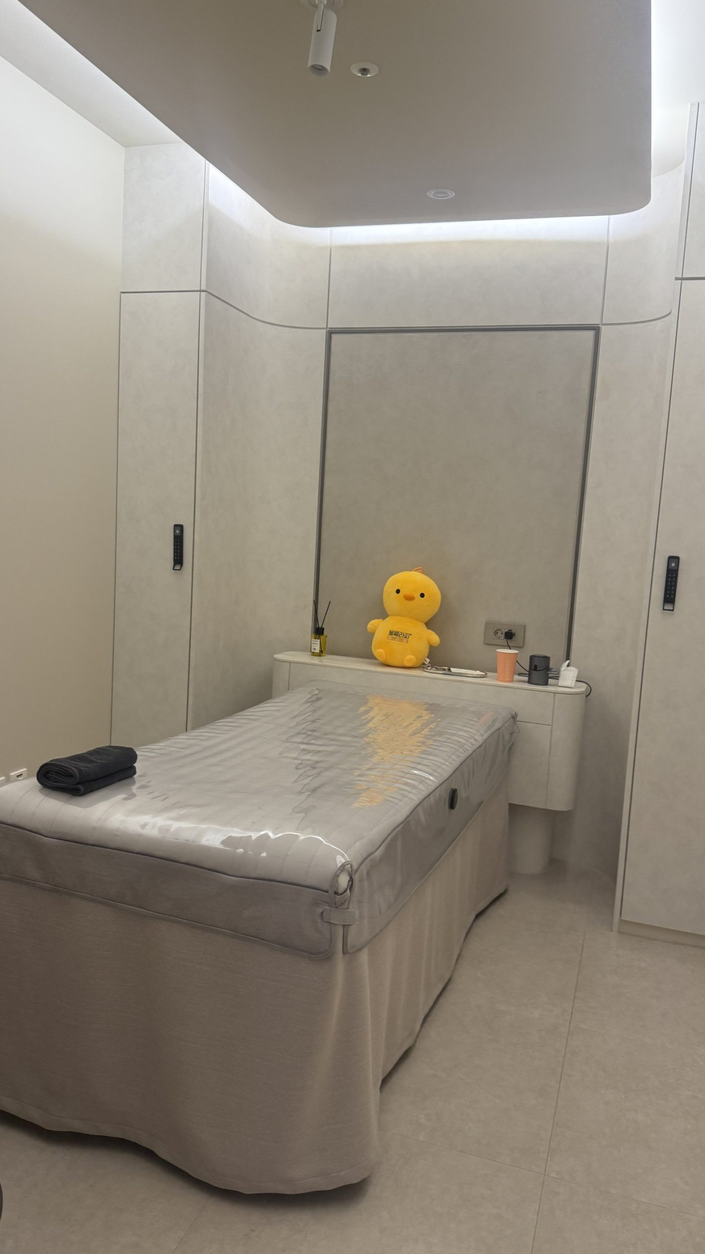 Katil urut dan peralatan lain di dermatologi De希尔