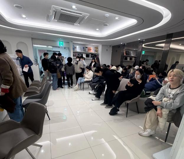 明洞Ruby皮膚科人潮擁擠