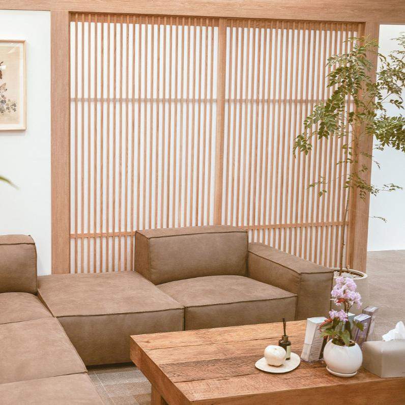 Actual photos of the environment and reception area of Serene Dermatology