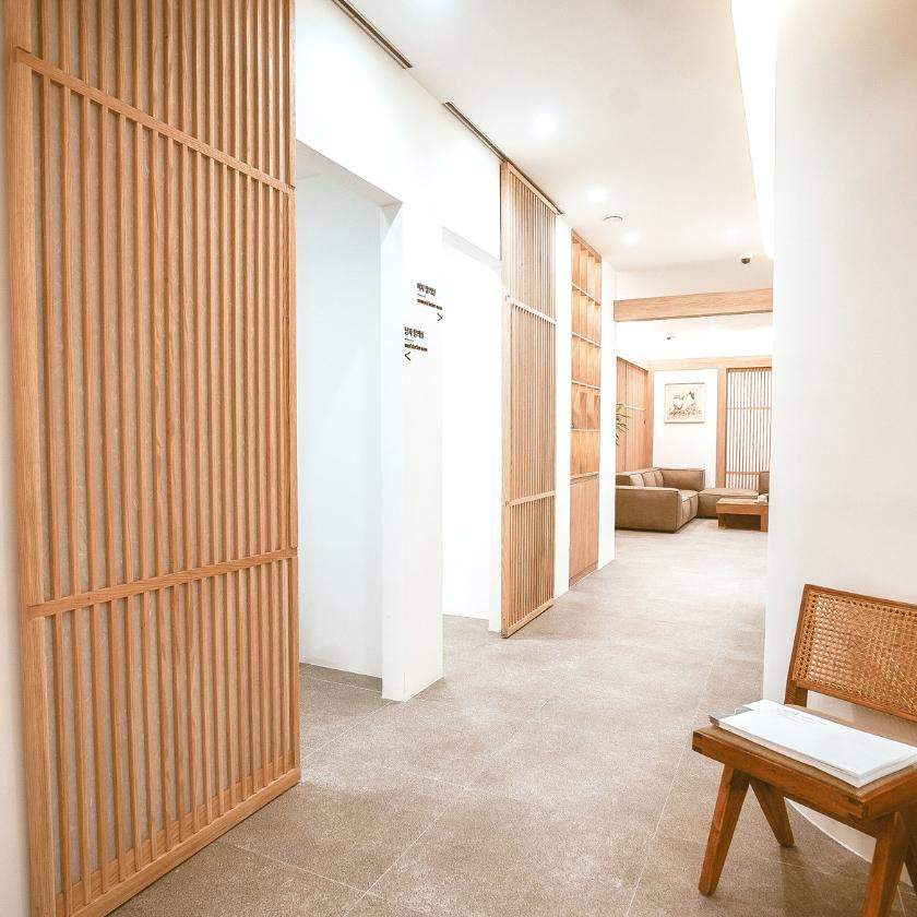 Actual photos of the treatment rooms and equipment at Serene Dermatology