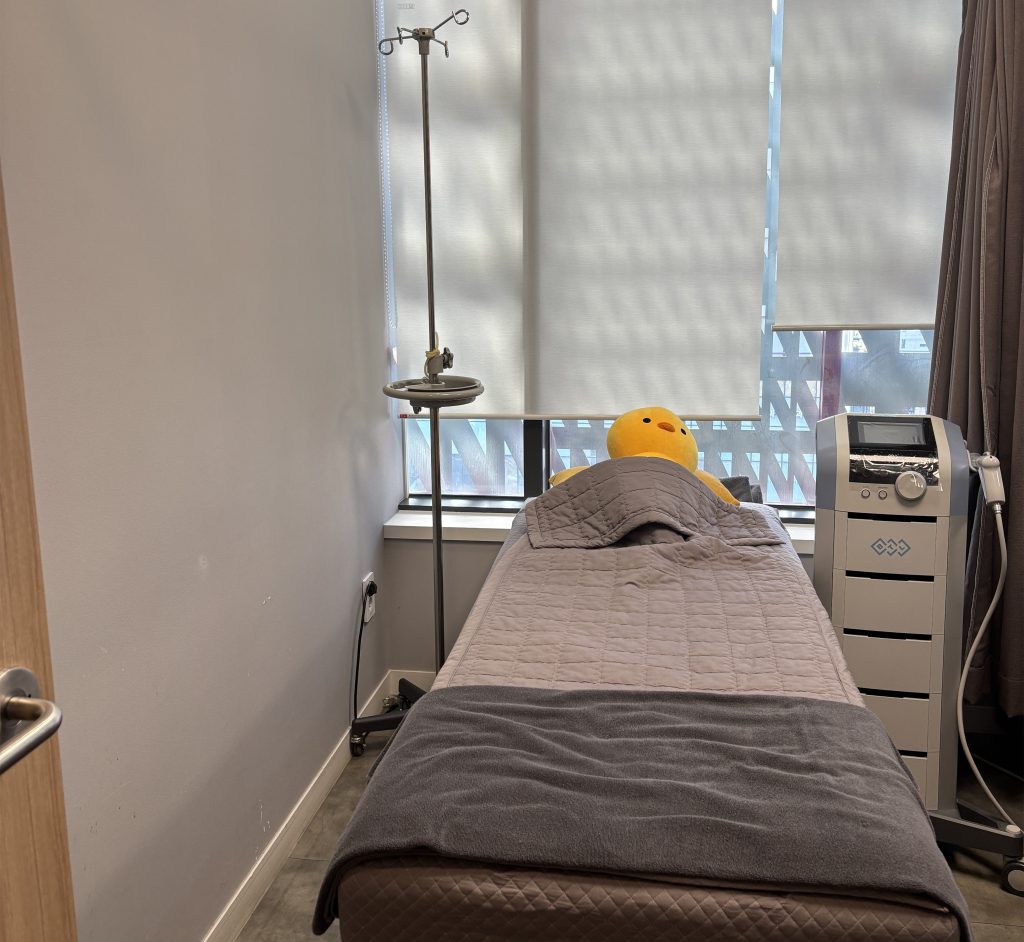 韓國弘大KATE凱特皮膚科價格表大公開!美版超聲刀108w起?玻尿酸、水光針真實報價,拒絕隱形消費!插图4 弘大KATE凱特皮膚科施術區