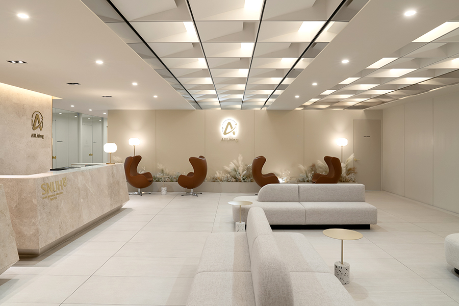 奥丽緹 AllLiting 候诊大厅俯视全景 — 开阔明亮的空间