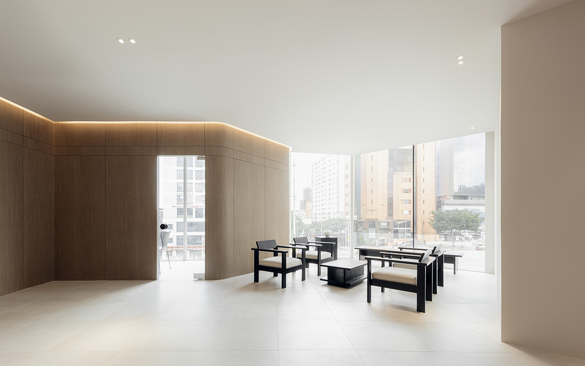 面診了首爾江南3家抗衰醫院,我最終選擇了清潭 Antian,因為王素金院長實在太專業了!插图1 清潭 Antian 醫院咨詢室