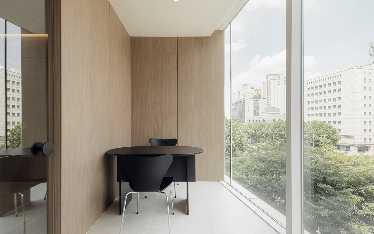 面診了首爾江南3家抗衰醫院,我最終選擇了清潭 Antian,因為王素金院長實在太專業了!插图4 清潭 Antian 醫院 VIP 休息區