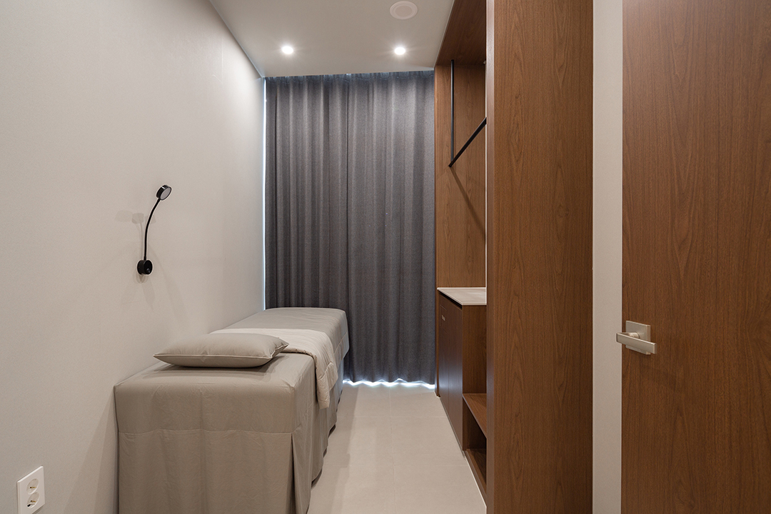 釜山去哪做抗衰?BASE 皮膚科真實體驗:海雲台 Ulthera Prime + 熱瑪吉一站搞定插图4 BASE皮膚科護理室 — 獨立單人護理間
