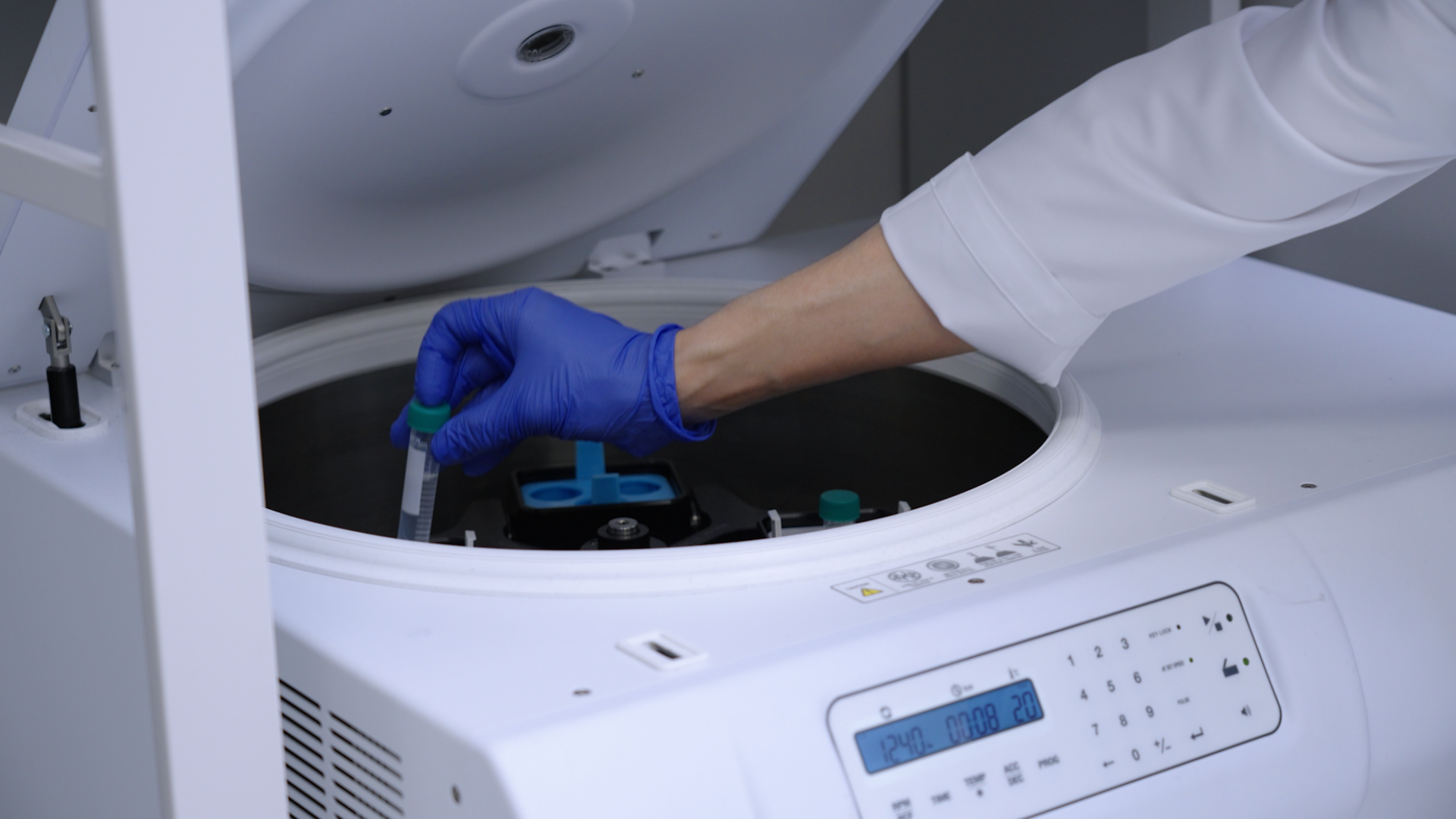 CBJ First 幹細胞實驗室 離心機操作流程