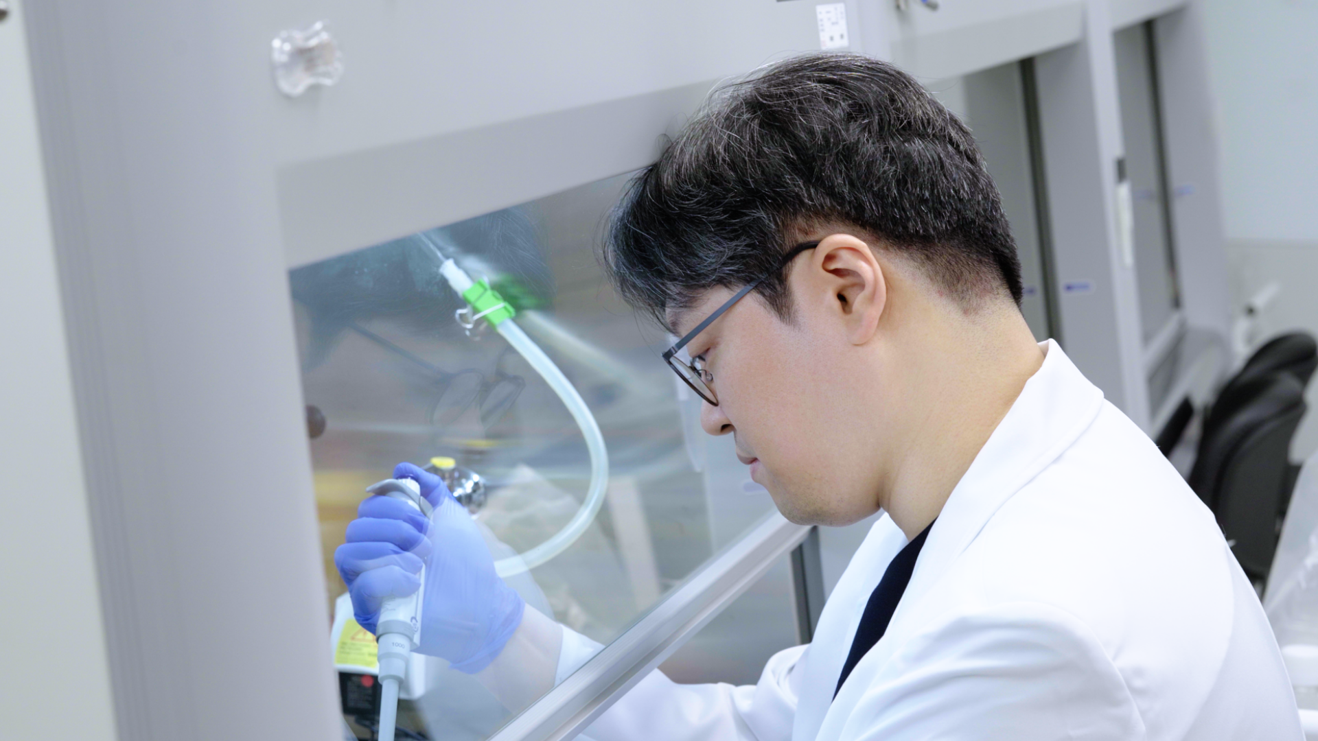 CBJ First 幹細胞研究 醫師實驗室操作