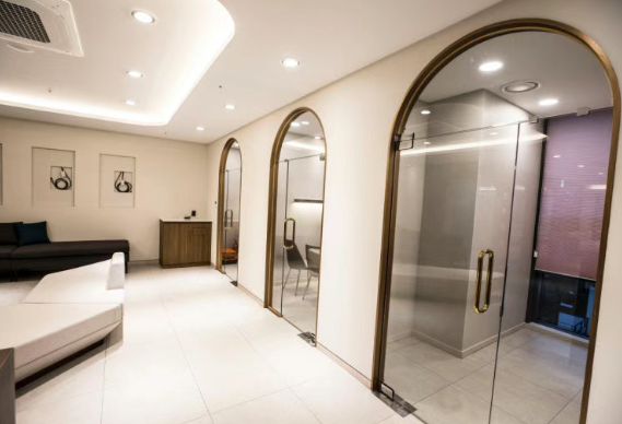 濟州島4ever皮膚科怎麼樣?我的真實體驗分享:超聲刀40萬、熱瑪吉55萬,比首爾便宜這麼多!插图6 濟州島4ever皮膚科大廳