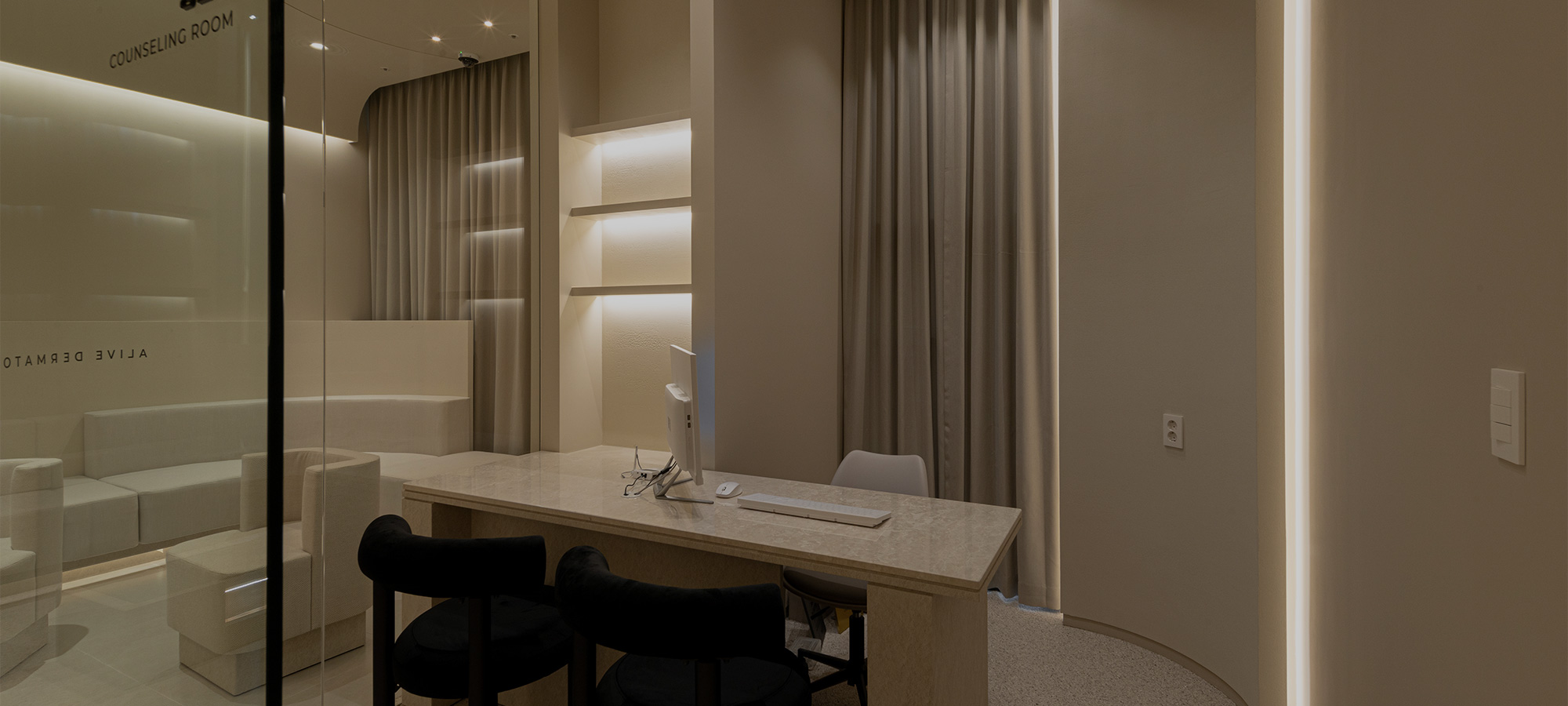 韓國Alive皮膚科怎麼樣?紅標專門醫徐晟洛,抗衰激光,注射填充特色,Naver 4.94分,儀器超全哦插图7 Alive皮膚科治療室環境