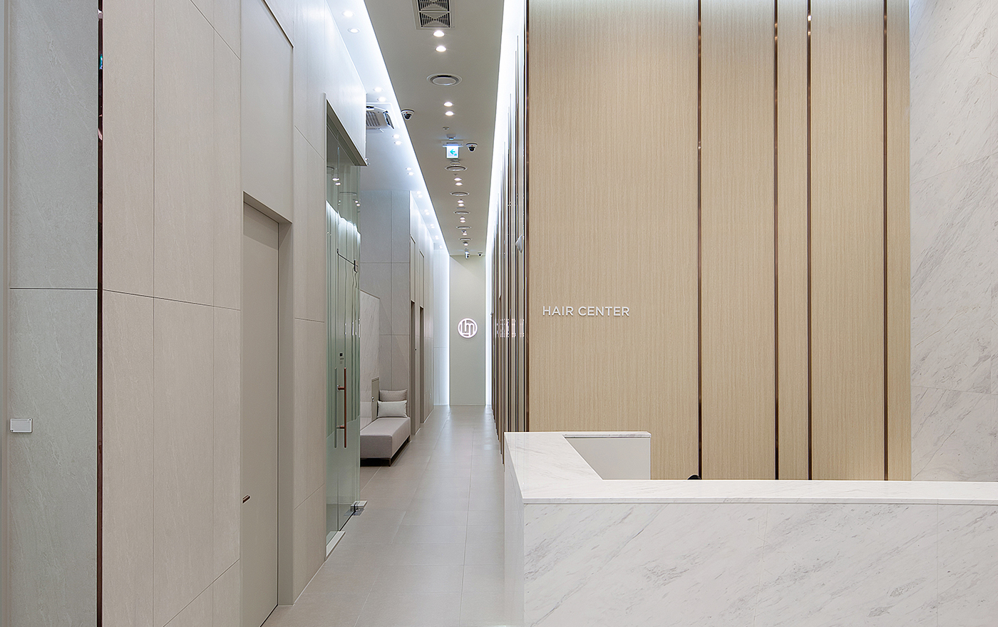 린이석 피부과 1층 헤어 센터 로비