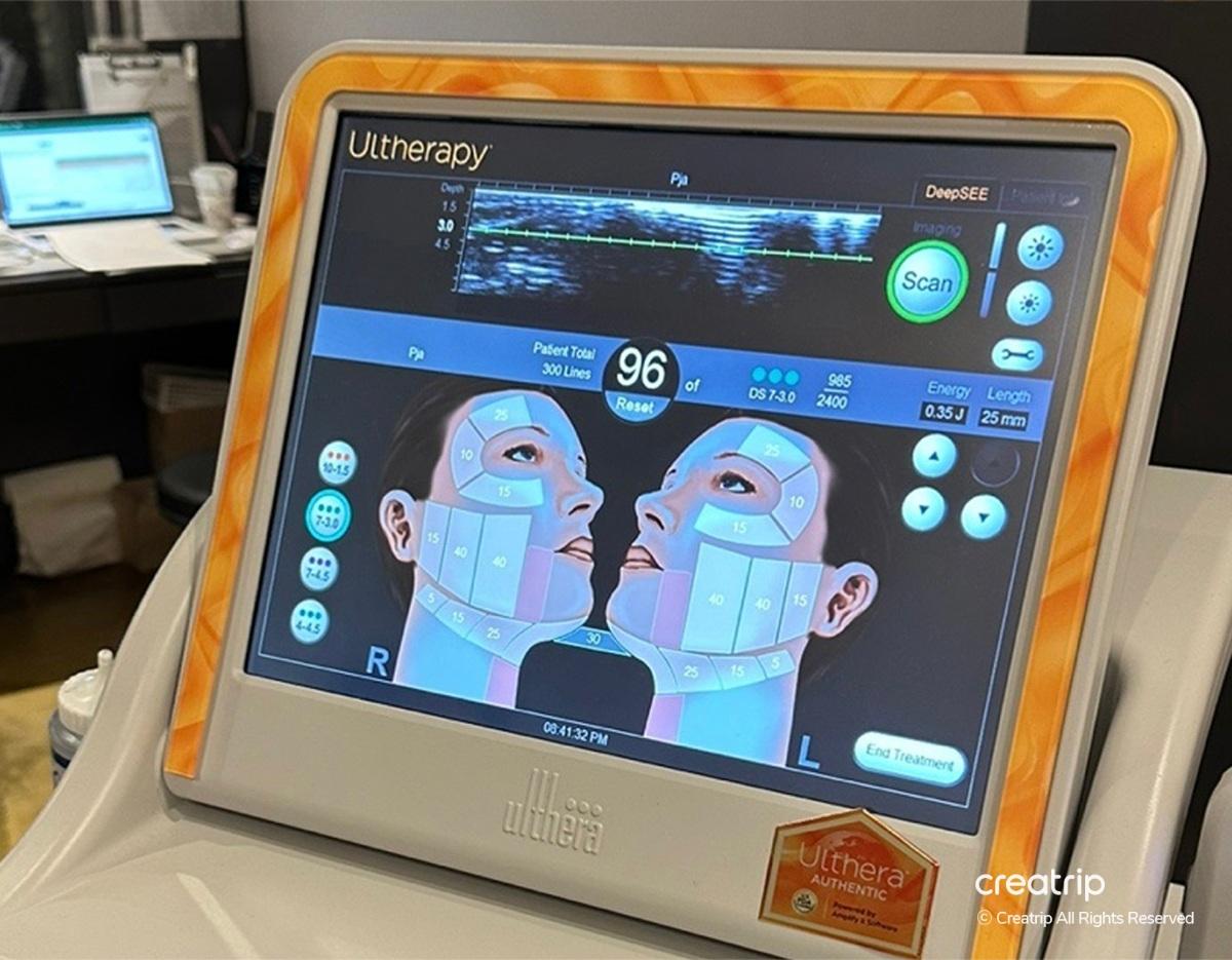 Konsultasi mengenai perkhidmatan Klinik Kulit NBom