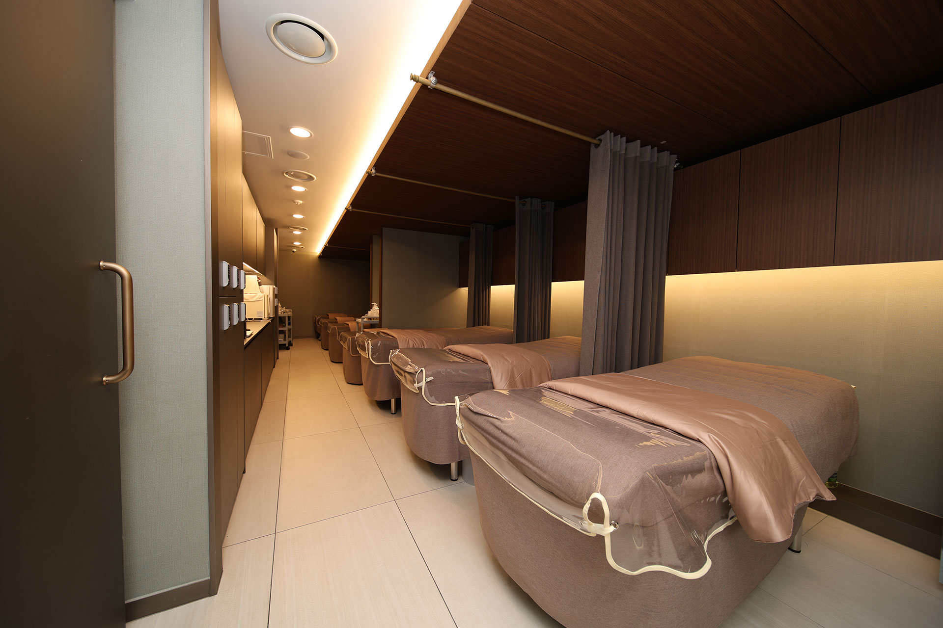 VS LINE: Keadaan bilik rawatan kejururawatan di kedai Jiangnan