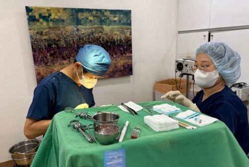 成鎮模醫師個人資料及簡歷：坐診清潭第一整形醫院，30 多年專攻雙眼皮及高難度修復插图2