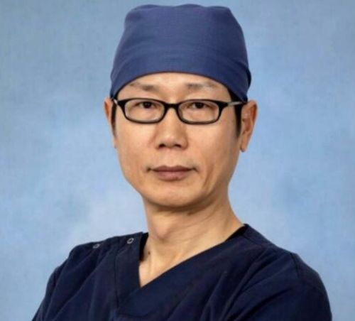 成鎮模醫師個人資料及簡歷：坐診清潭第一整形醫院，30 多年專攻雙眼皮及高難度修復插图