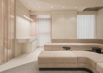 Essential Reading Before Going to the Dermatology Department on the West Side of Busan | Real Reviews of Floria, Cost Information for Popular Treatments, and Tips for Foreigners Making Appointments缩略图