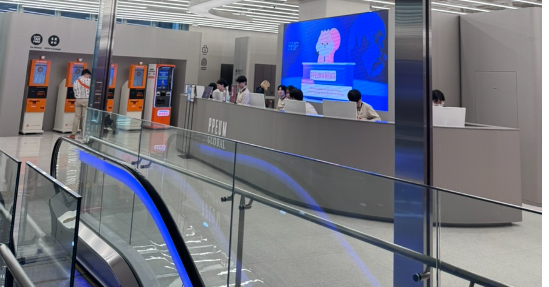 Pengalaman Pribadi Mengenai Operasi Bibir Ppeum di Pulau Jeju | Harga dan Efek Penggunaan Hidrokolagen untuk Membesarkan Bibir, serta Proses Pemulihan Setelah Operasi (2026)插图1 Foto nyata ruang tunggu dan area konsultasi di klinik PPEUM (gambar hanya untuk ilustrasi)